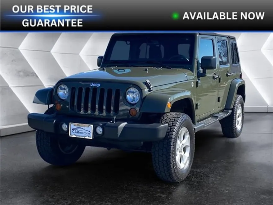 2015 Jeep Wrangler Unlimited Sahara photo 1
