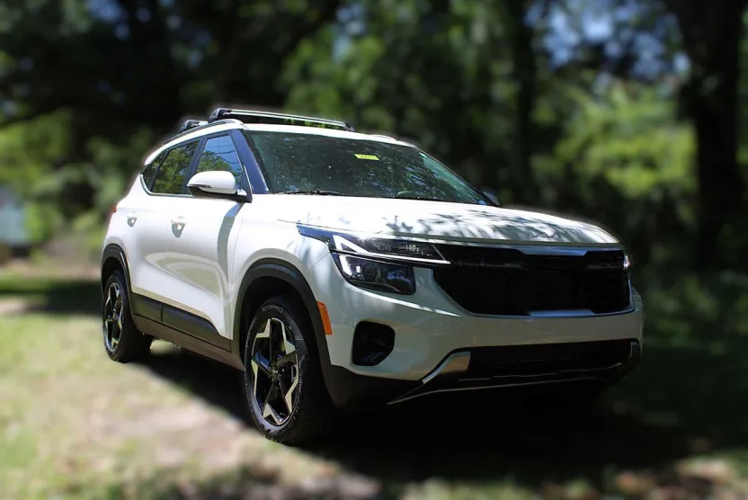 2025 Kia Seltos EX photo 1