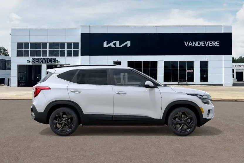 2026 Kia Seltos EX photo 1