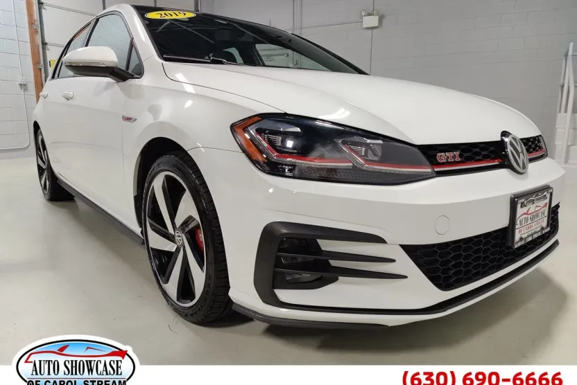2019 Volkswagen Golf GTI SE photo 1
