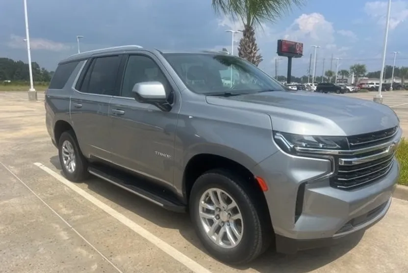 2023 Chevrolet Tahoe LT photo 1