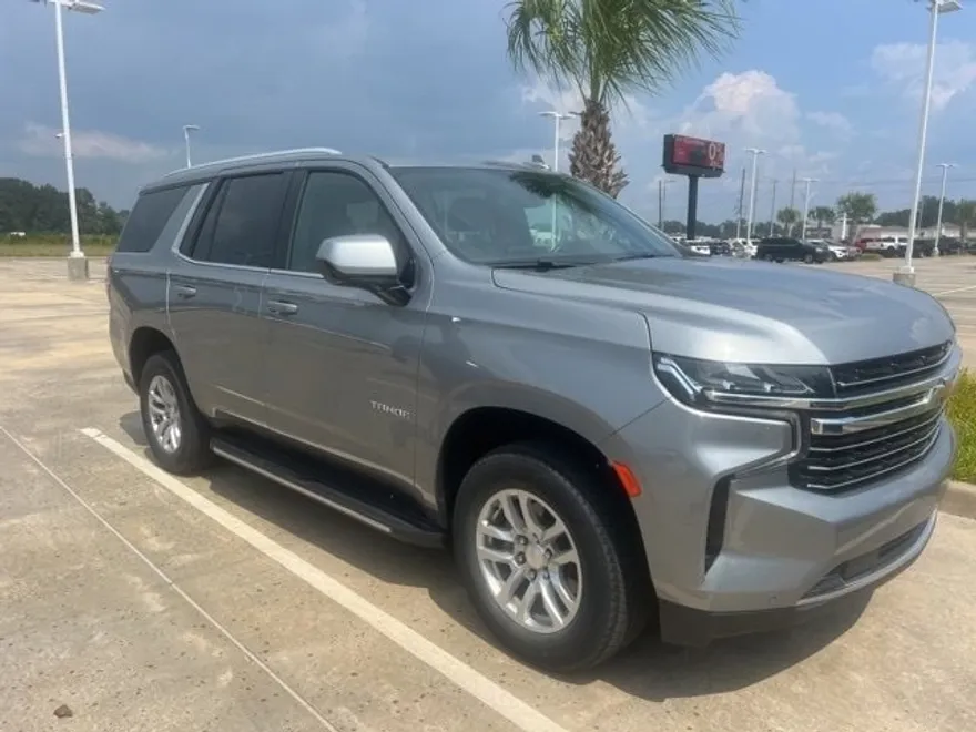 2023 Chevrolet Tahoe LT photo 1