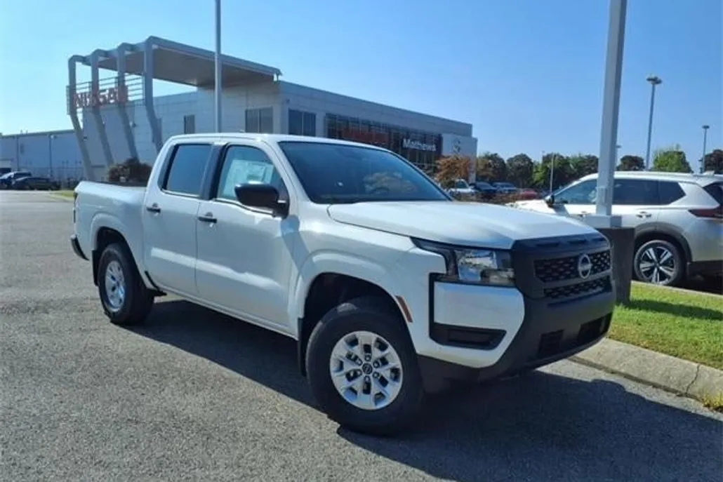 2025 Nissan Frontier Crew Cab S photo 1