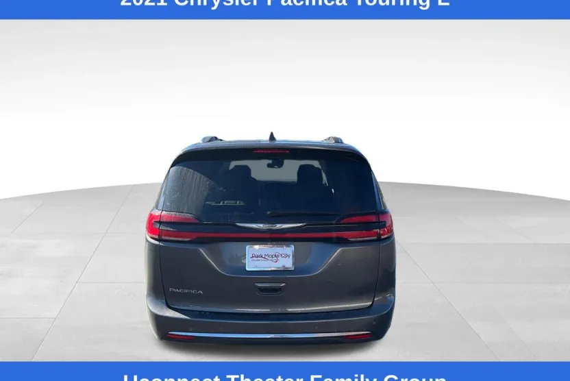 2021 Chrysler Pacifica Touring L photo 1