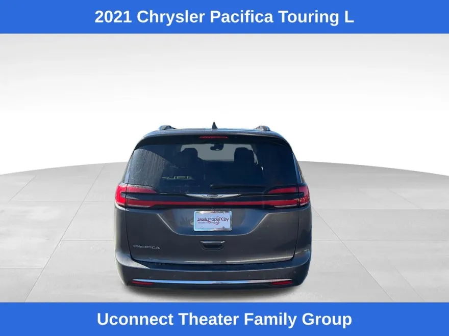2021 Chrysler Pacifica Touring L photo 1