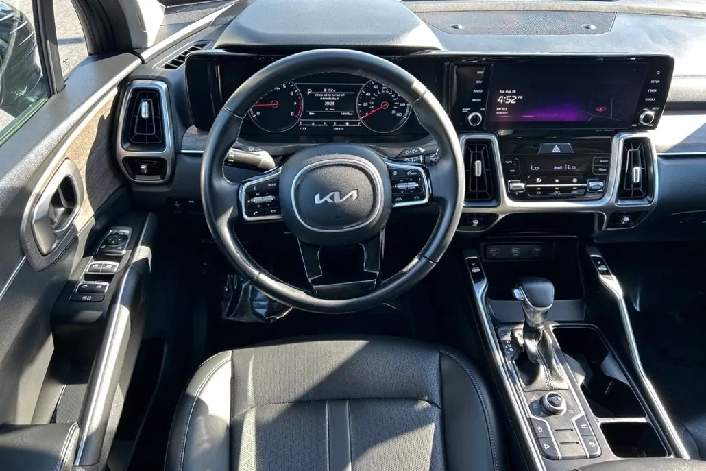 2022 Kia Sorento S photo 1
