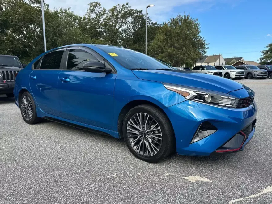 2023 Kia Forte GT-Line photo 1