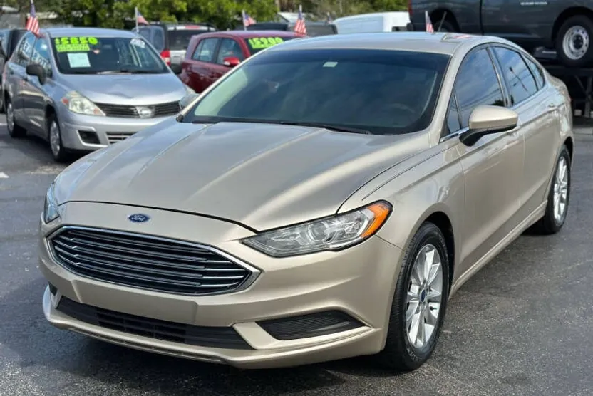 2017 Ford Fusion SE photo 1