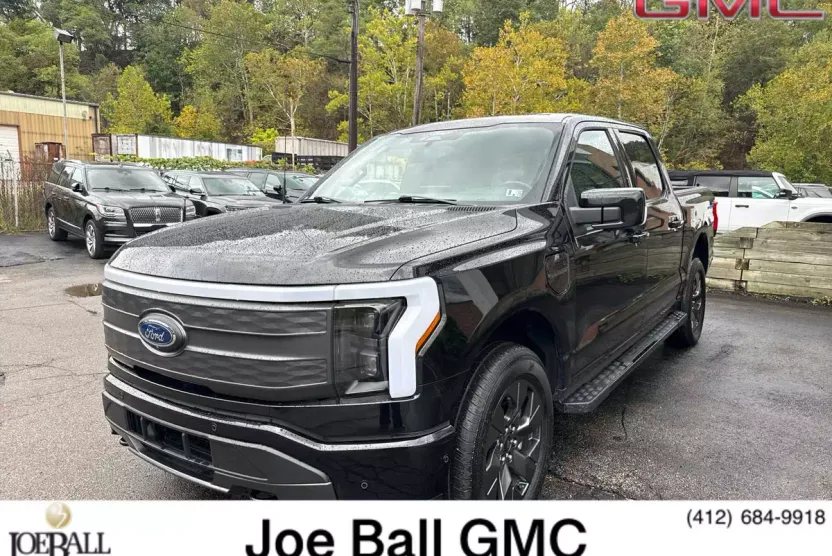 2022 Ford F-150 Lightning Lariat photo 1