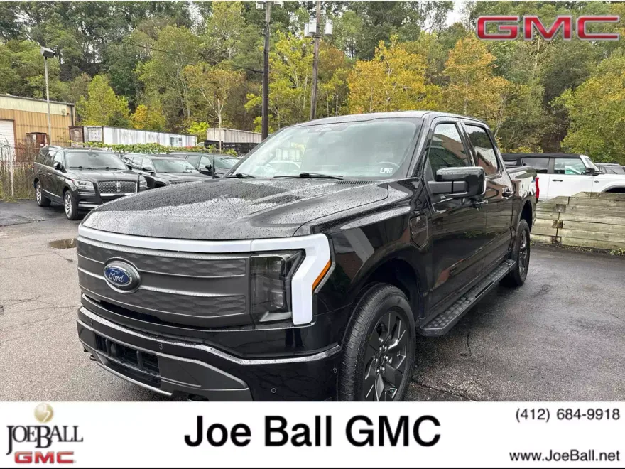 2022 Ford F-150 Lightning Lariat photo 1