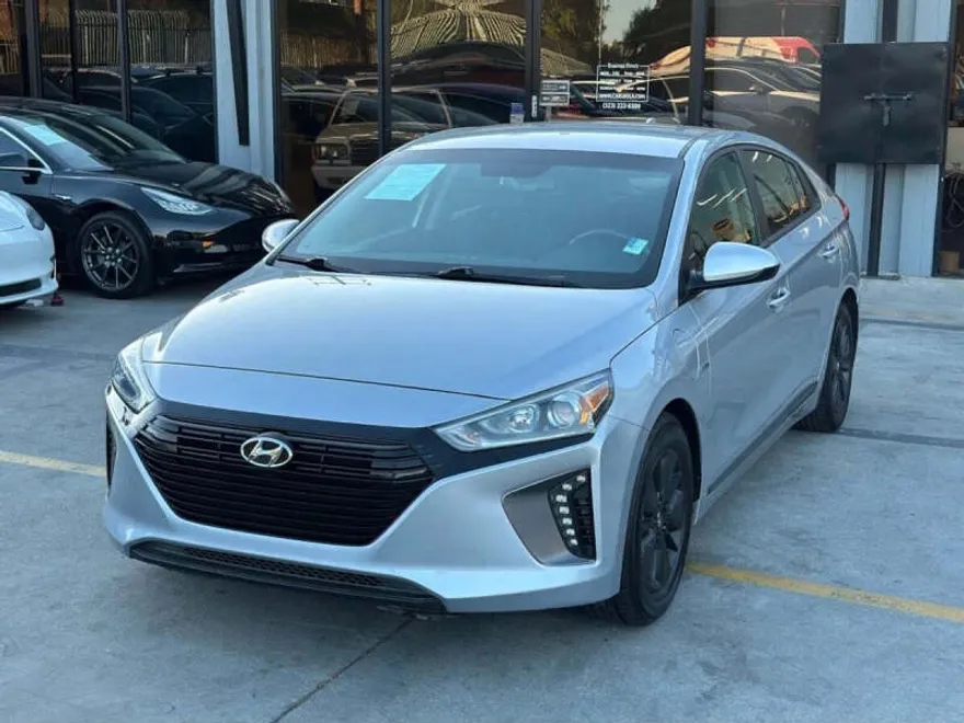 2019 Hyundai Ioniq Plug-In Hybrid SEL photo 1