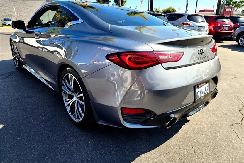 2017 Infiniti Q60 3.0t Premium photo 1