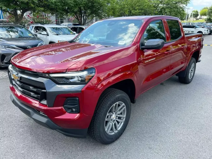 2026 Chevrolet Colorado LT photo 1