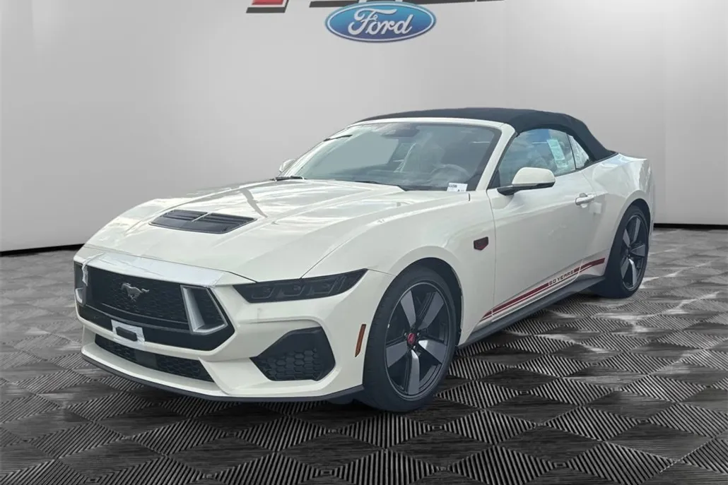 2025 Ford Mustang GT Premium Convertible photo 1