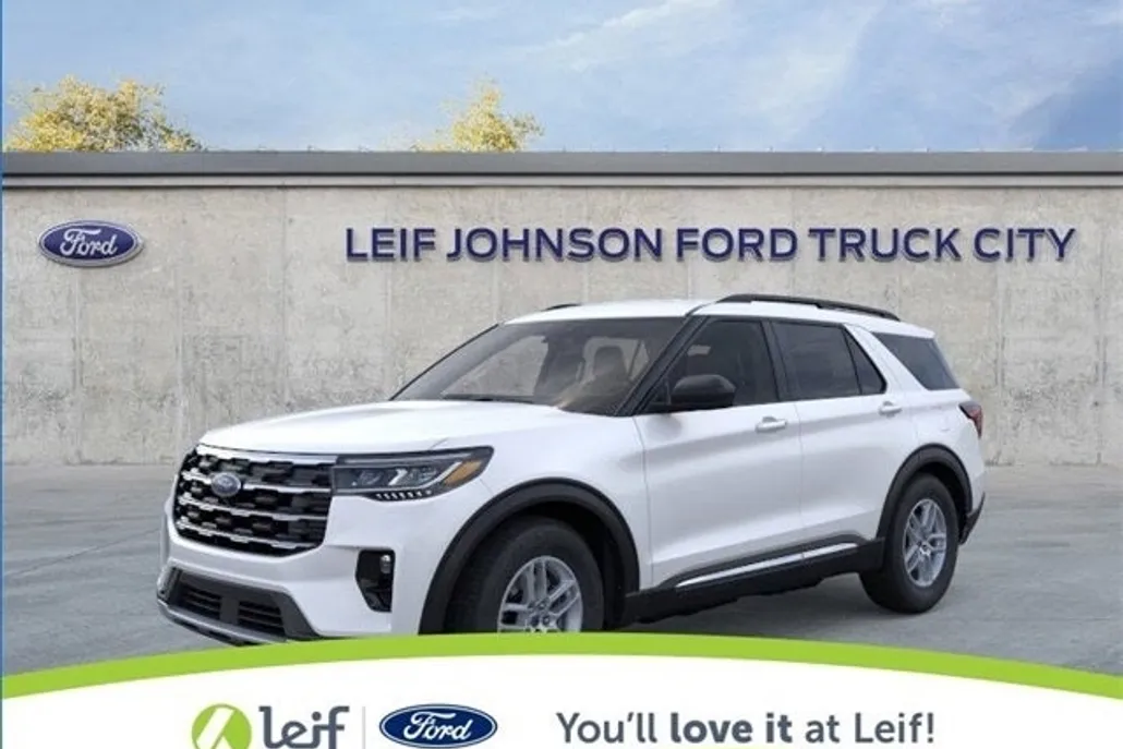 2025 Ford Explorer photo 1