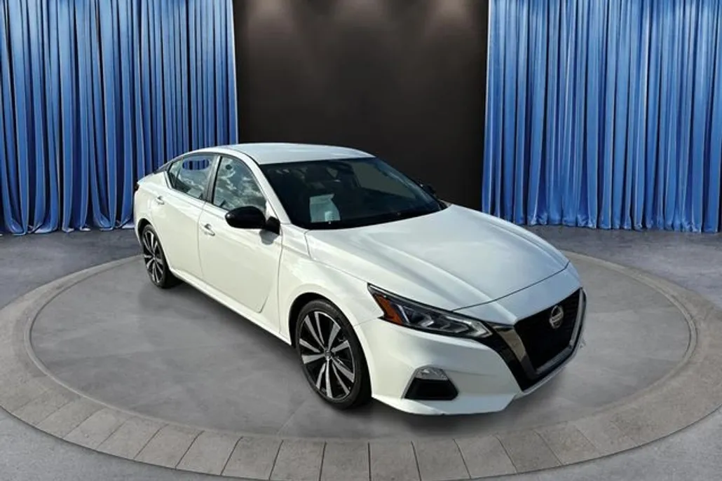 2021 Nissan Altima 2.5 SR photo 1