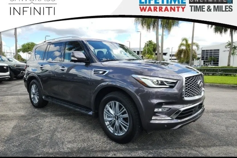 2022 Infiniti QX80 Luxe photo 1