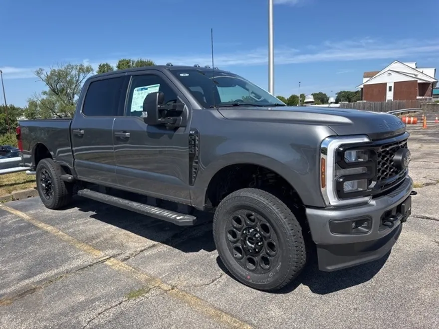 2025 Ford F-350 XLT photo 1
