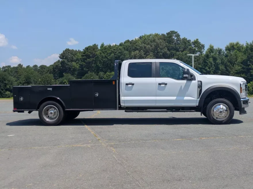 2025 Ford F-450 XL photo 1