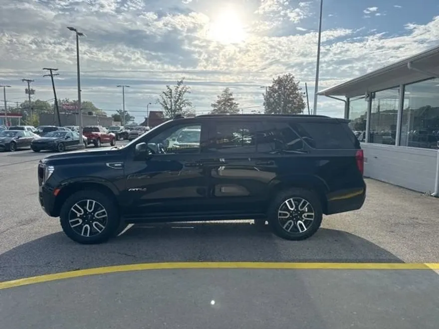 2023 Gmc Yukon AT4 photo 1