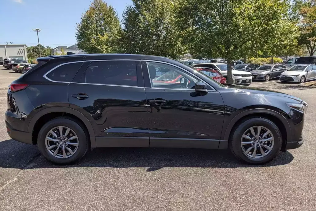 2023 Mazda CX-9 Touring photo 1
