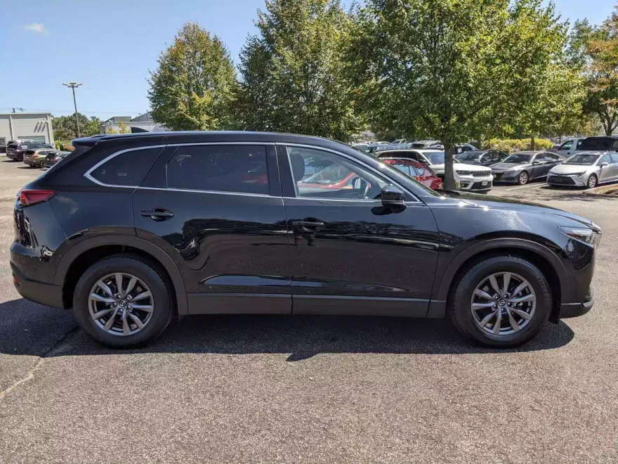 2023 Mazda CX-9 Touring photo 1