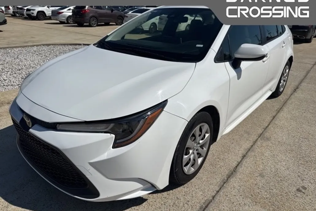 2020 Toyota Corolla LE photo 1