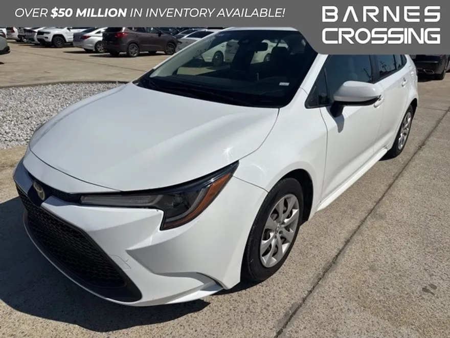 2020 Toyota Corolla LE photo 1