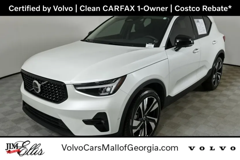 2024 Volvo XC40 Plus photo 1