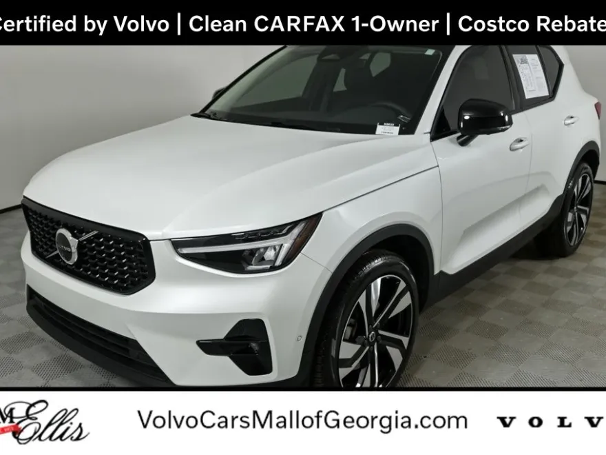 2024 Volvo XC40 Plus photo 1