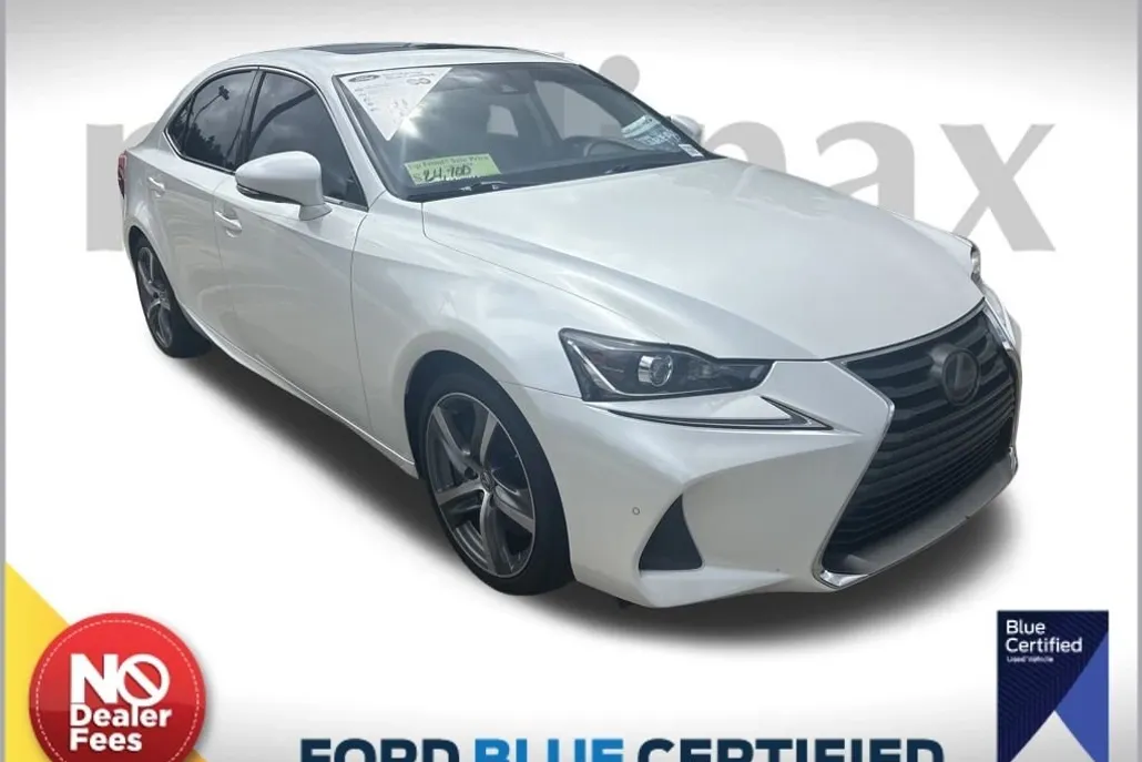 2018 Lexus IS 300 photo 1
