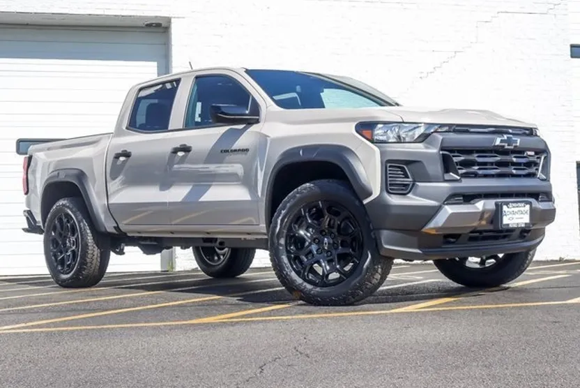 2026 Chevrolet Colorado Trail Boss photo 1