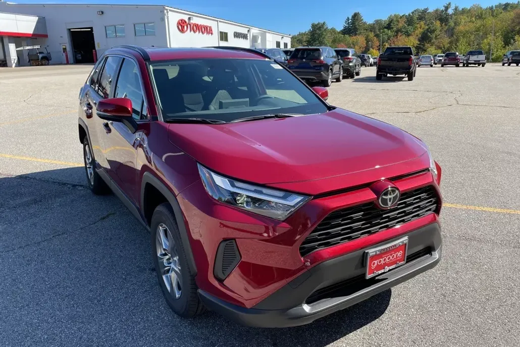 2025 Toyota RAV4 Hybrid XLE photo 1