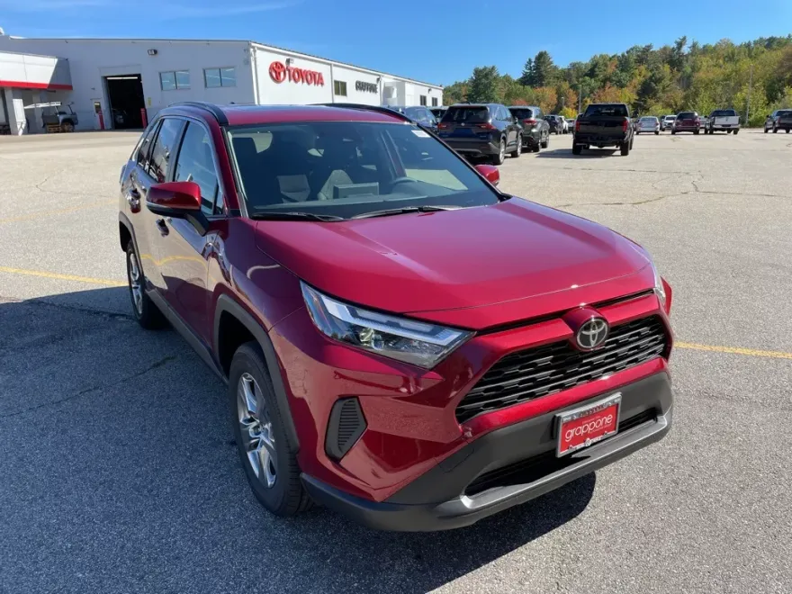 2025 Toyota RAV4 Hybrid XLE photo 1