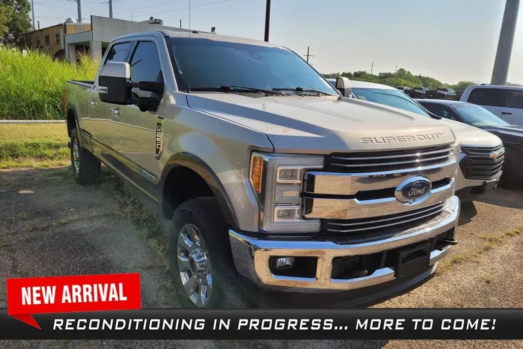 2017 Ford F-250 Lariat photo 1