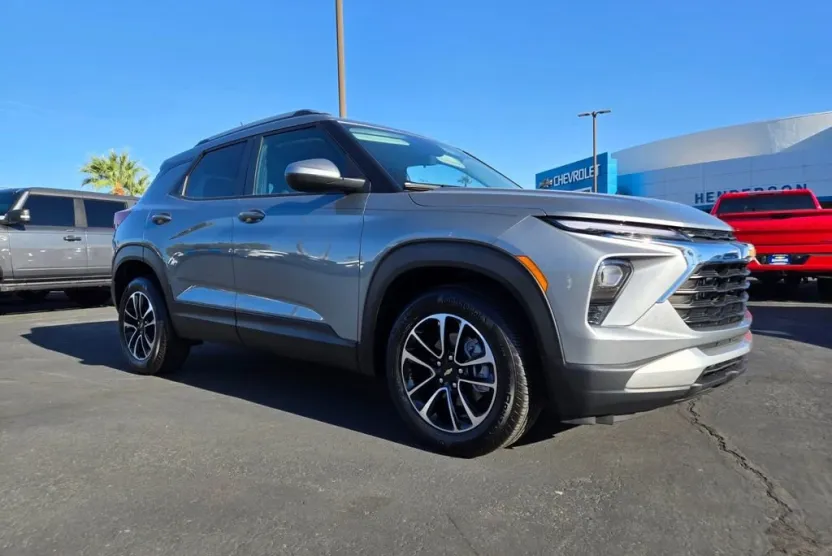 2024 Chevrolet Trailblazer LT photo 1