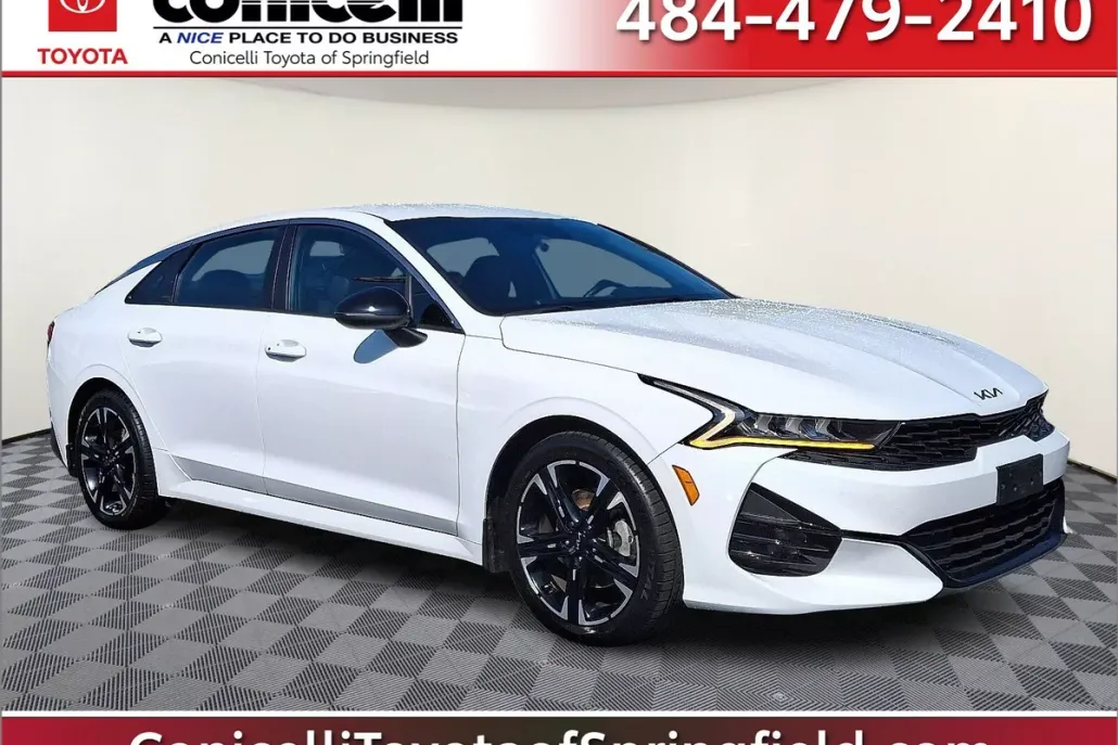 2022 Kia K5 GT-Line photo 1