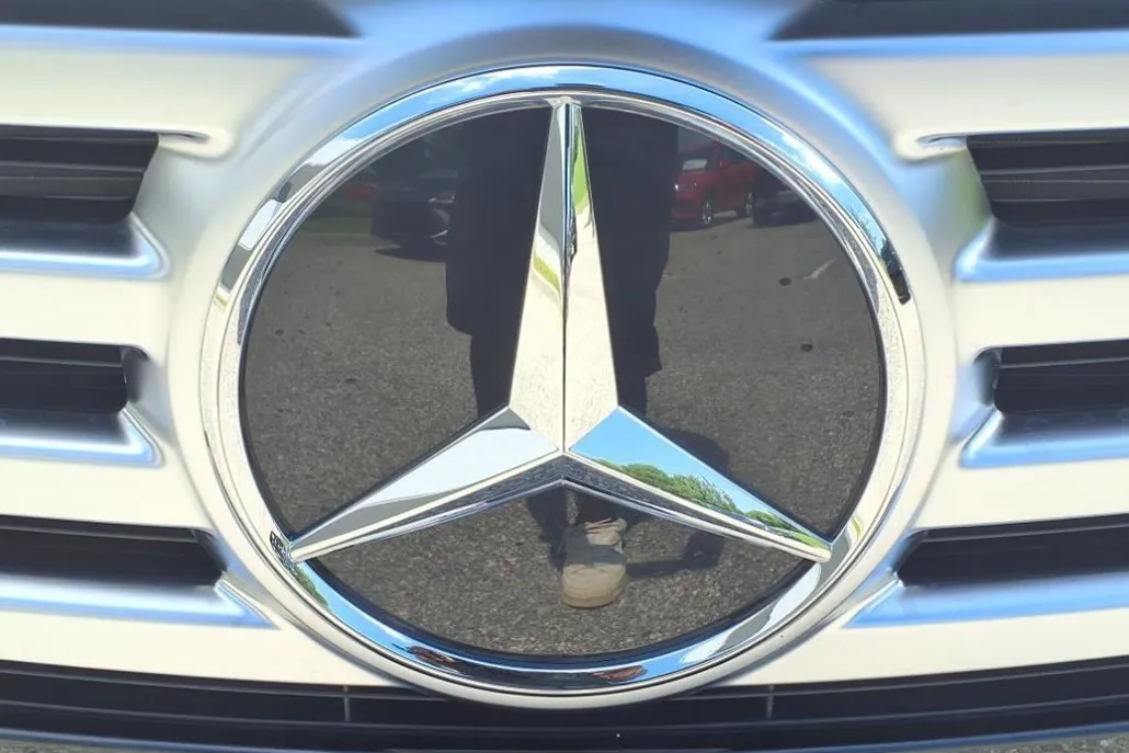 2025 Mercedes Benz GLB 250 photo 1