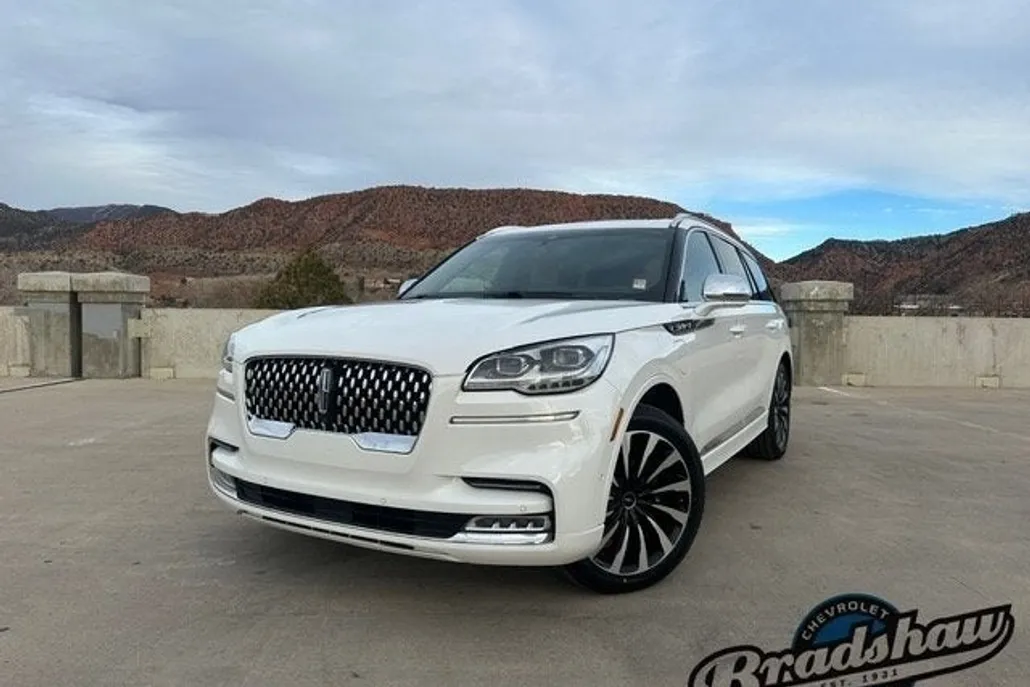 2022 Lincoln Aviator Black Label Grand Touring photo 1