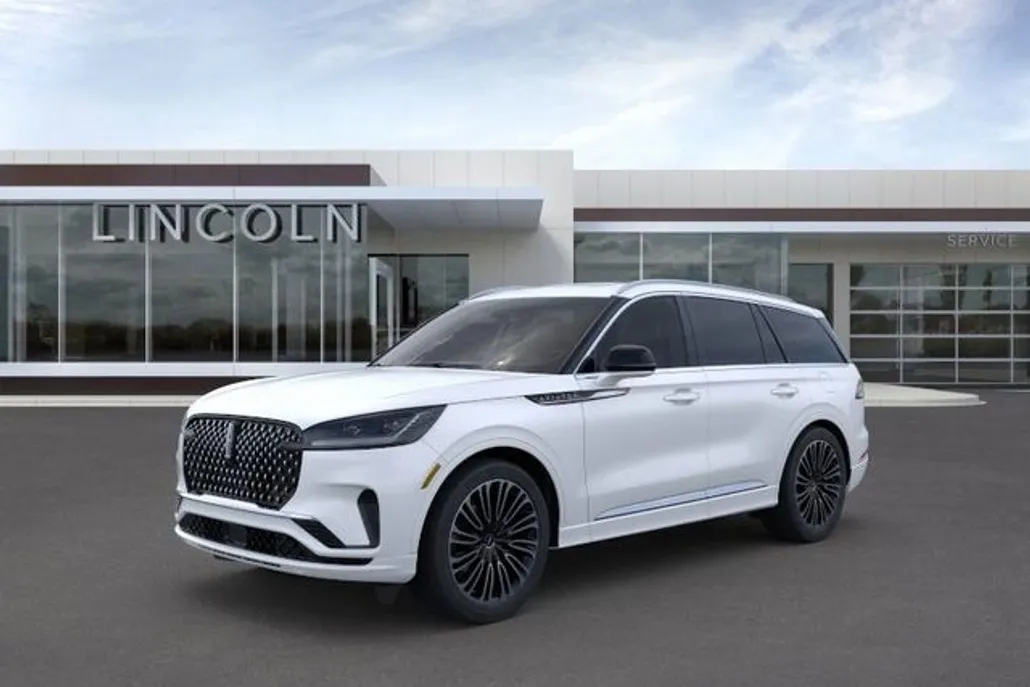 2025 Lincoln Aviator Black Label photo 1