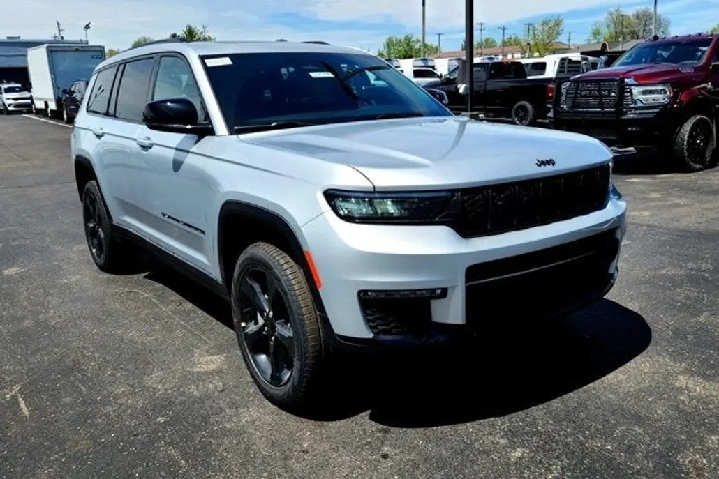 2025 Jeep Grand Cherokee Limited photo 1