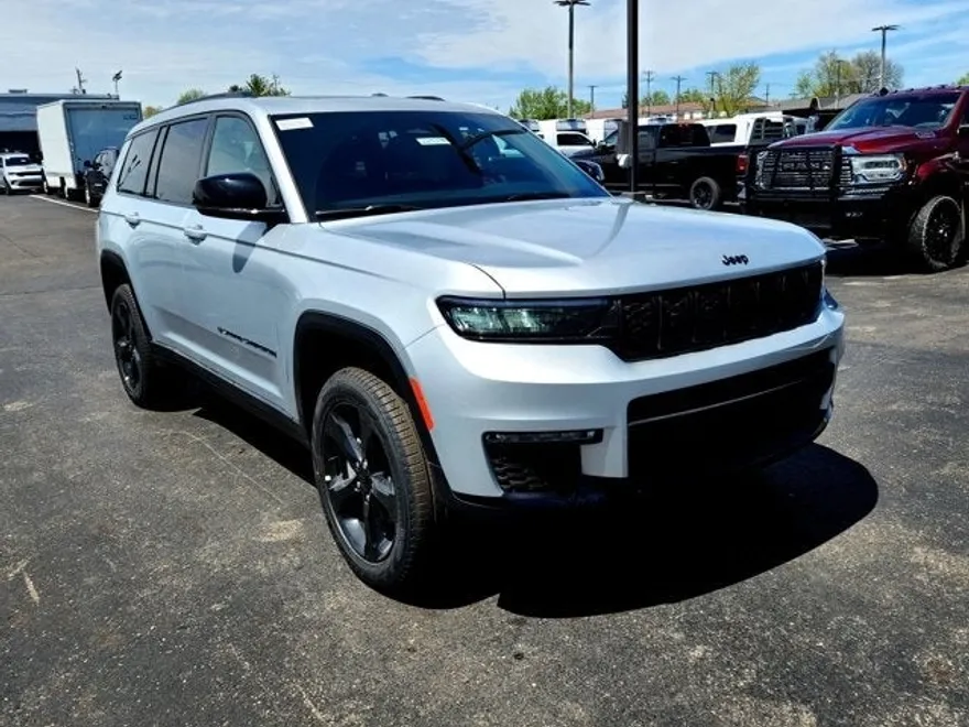 2025 Jeep Grand Cherokee Limited photo 1