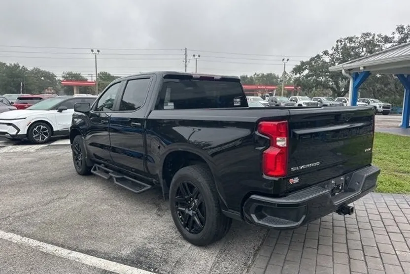 2023 Chevrolet Silverado 1500 RST photo 1