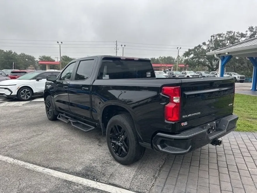 2023 Chevrolet Silverado 1500 RST photo 1
