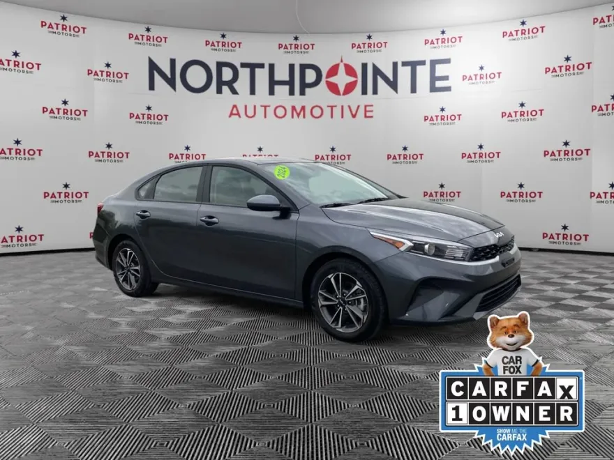 2024 Kia Forte LXS photo 1
