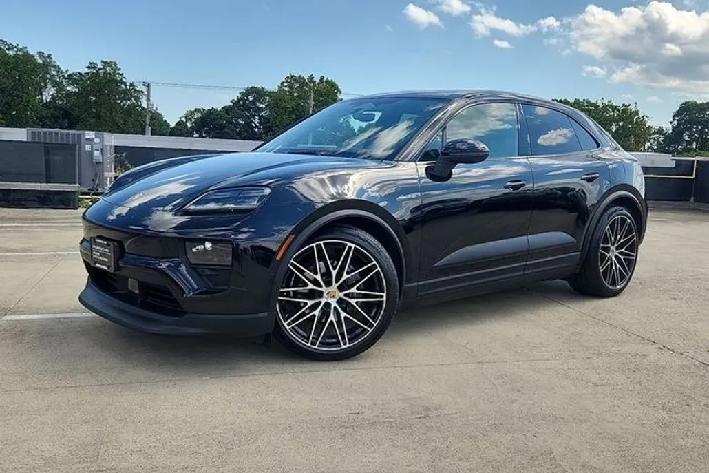 2024 Porsche Macan Electric 4 photo 1