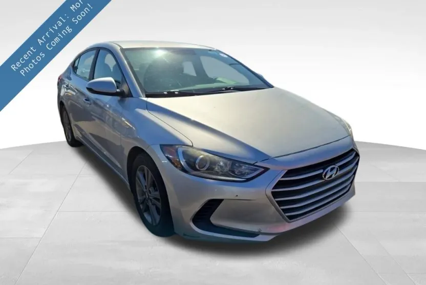 2018 Hyundai Elantra SEL photo 1