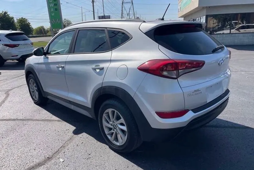 2017 Hyundai Tucson SE photo 1
