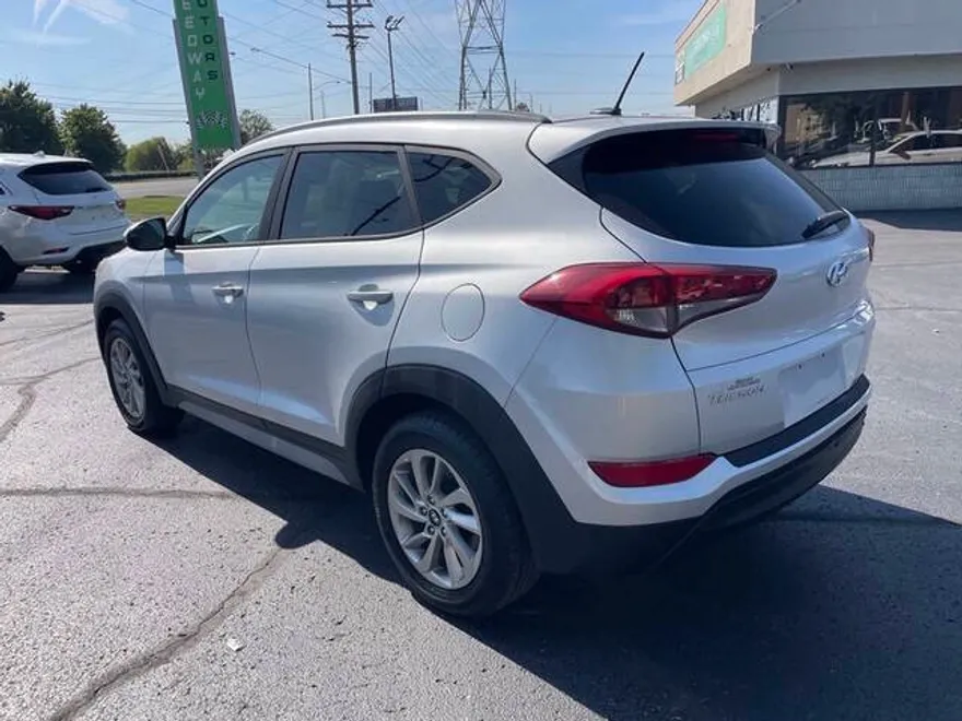2017 Hyundai Tucson SE photo 1