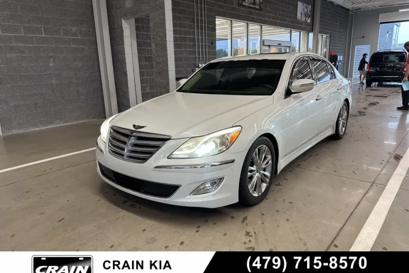 2012 Hyundai Genesis 3.8 photo 1